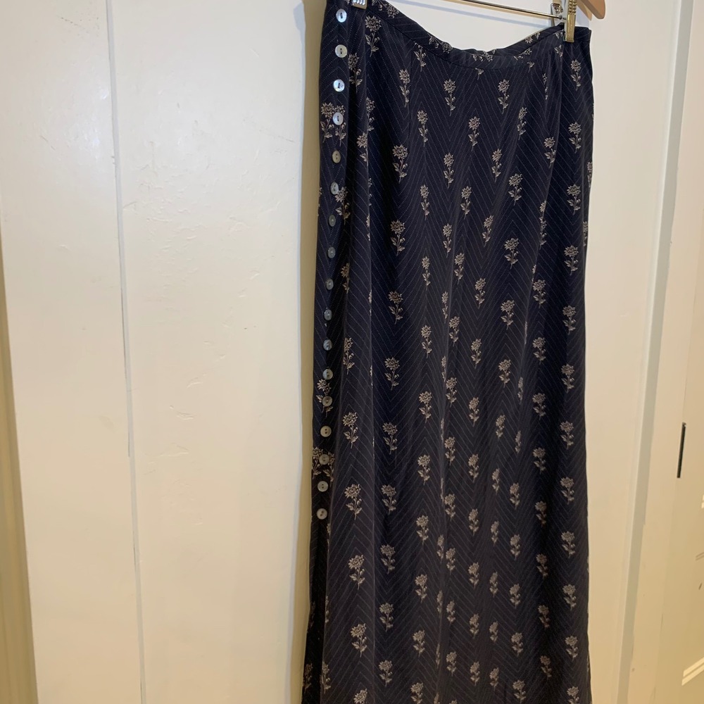 VTG Laura Ashley 12 100% Silk Floral Cottagecore Dark Academia Midi Skirt flowy - Picture 5 of 6